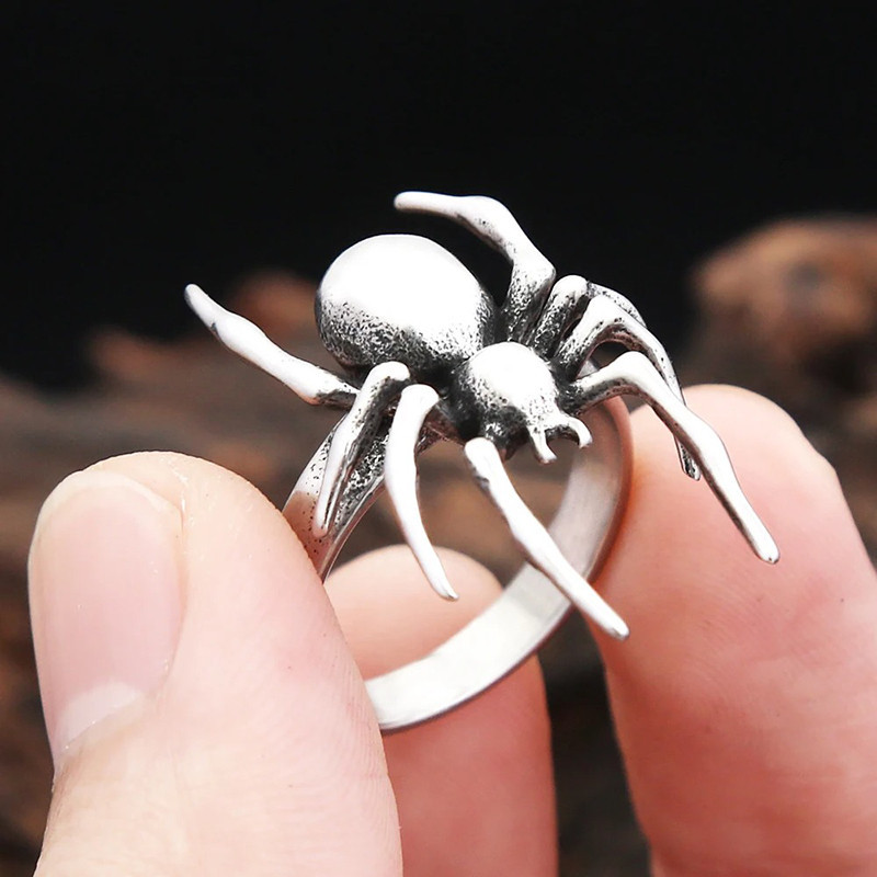 Bague Rock Goth Veuve Noire