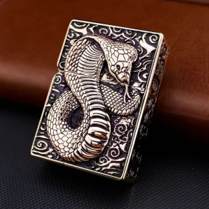 Briquet Tête de Mort Serpent Enroulé “Venin Éternel” Couleur Rose