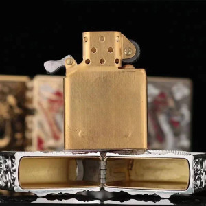 Intérieur du Briquet Dragon Impérial “Souffle Céleste”
