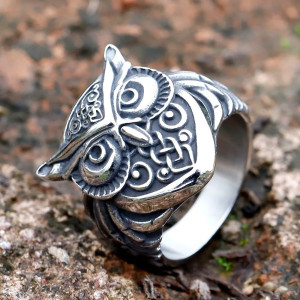 Vue de face Bague Gothique Hibou Gardien