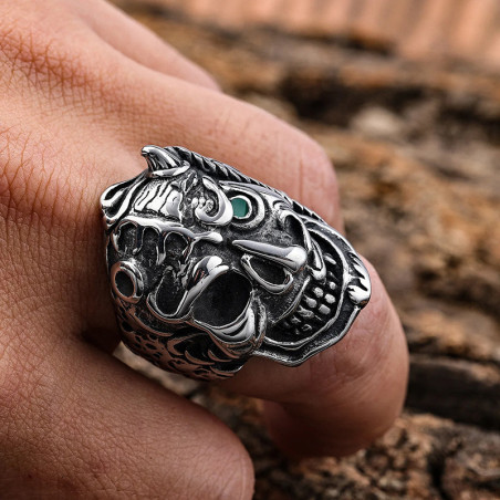 Vue portee Bague Oni Japonais Tête de Mort