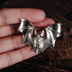 Broche Gothique Chauve-Souris