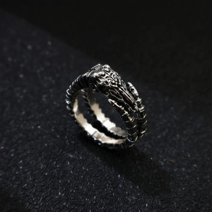Vue de face Bague Gothique Crâne de Bélier