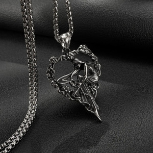 Vue de face Pendentif Tête de Mort Sorcière Gothique
