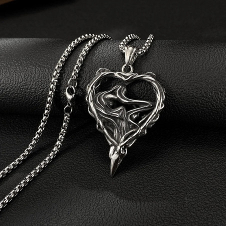 Vue Laterale Pendentif Tête de Mort Sorcière Gothique