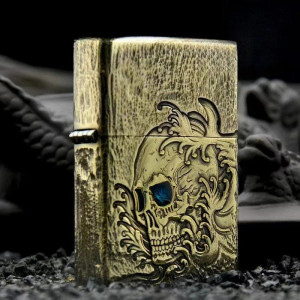 Briquet Tête de Mort Crâne Mystique “Œil Azur Maudit”