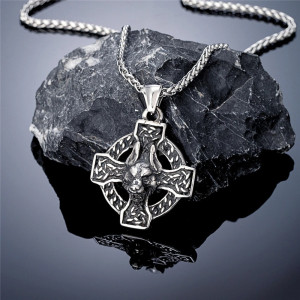 Collier Viking "Fenrir" Croix Islandaise de Protection et Tête de Loup Modele 1