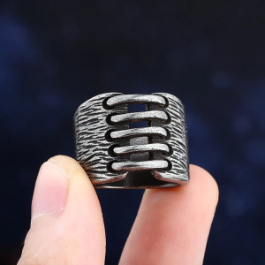 Bague Gothique Sutures