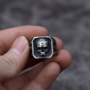 Bague Chevalière Crâne Infernal | Bague Gothique