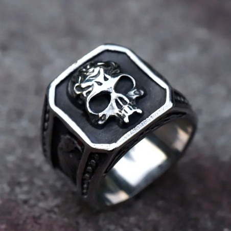 Avant Bague Chevalière Crâne Infernal | Bague Gothique
