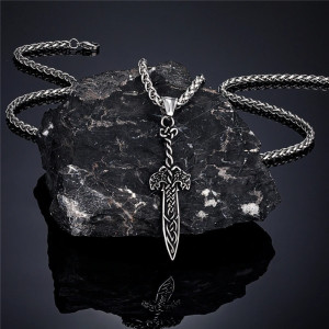 Collier Viking - Dague de Fenrir aux Entrelacs Modele 1