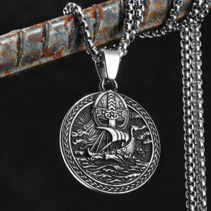 Collier Viking - Médaillon Drakkar et Casque de Guerre