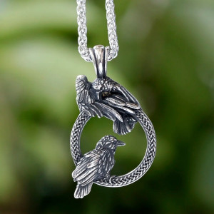 Avant Pendentif Viking Corbeaux d’Odin