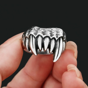 Avant Bague Tête de Mort "Griffes du Prédateur"