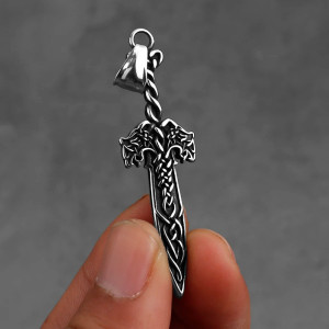 Vue de Face Collier Viking Dague Celtique