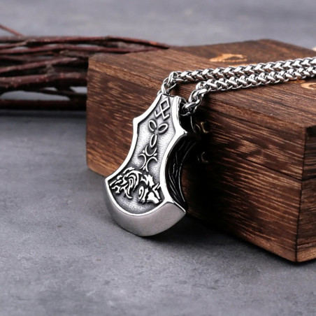 Vue Laterale Collier Viking Hache Runique