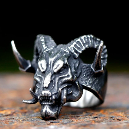 Vue de face Bague Tête de Mort "Démon Infernal"