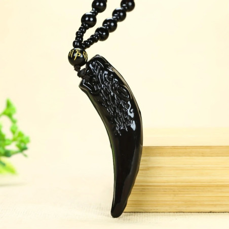 Vue de Face Collier Viking Loup "Croc du Loup Noir" en Obsidienne Naturelle