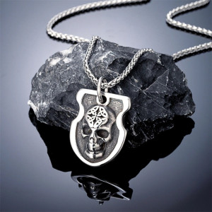 Collier Tête de Mort « Le Blason des Ombres »