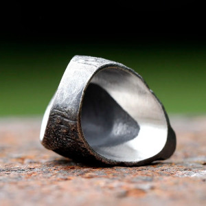 Vue Arrierre Bague Tête de Mort "Hurlement Infernal"