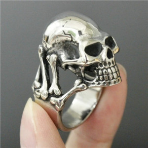 Bague Tête de Mort Crâne Flibustier