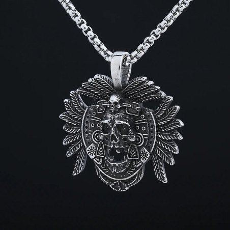 Vue de Face Collier Tête de Mort « Le Chef des Ombres »