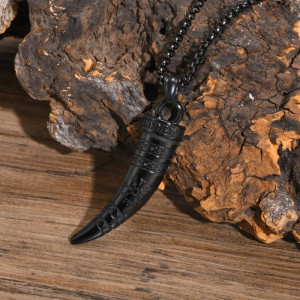 Collier Viking Loup "Croc du Vegvísir Nordique" Couleur Noir