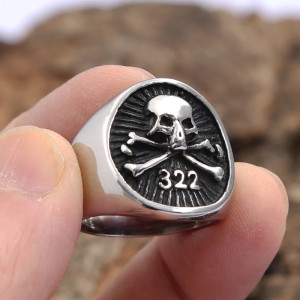 Bague Tête de Mort « Skull & Bones 322 »