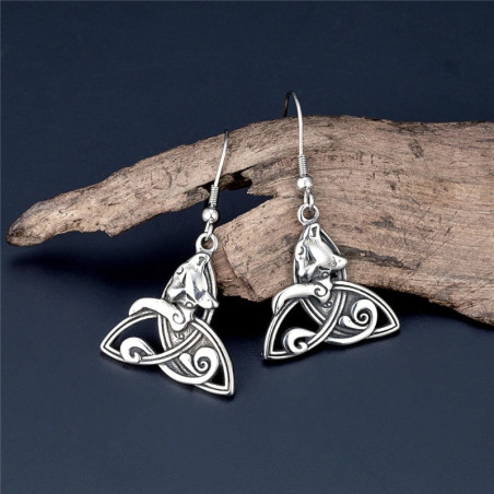 Vue de cote Boucles d’Oreilles Viking Loup "Bijou Nordique Mythologique"