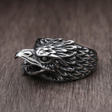 Vue de face Bague Tête de Mort « Aigle Sauvage »