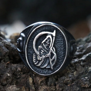 Vue de Face Bague Tête de Mort « La Grande Faucheuse »
