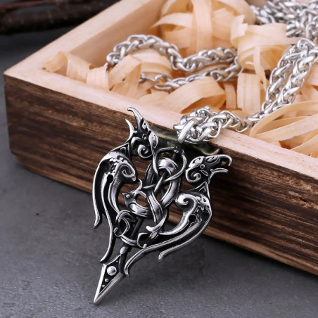 Vue de Cote Pendentif Viking Corbeaux d’Odin et Épée