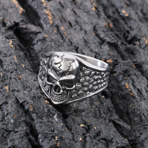 Bague Tête de Mort « Crâne Fracturé »