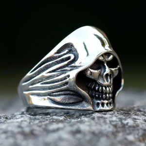 Vue Laterale Bague Tête de Mort « Faucheuse des Ténèbres »