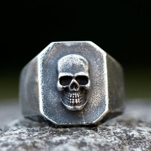 Avant Bague Tête de Mort « Sceau du Crâne »