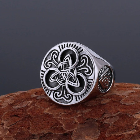 Vue de Cote Bague Viking Bouclier de Midgard