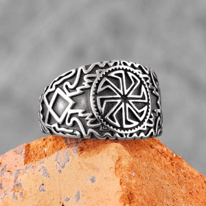 Avant Bague Viking "Roue de Kolovrat"