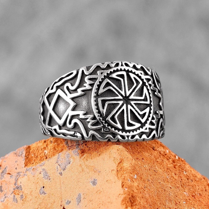 Avant Bague Viking "Roue de Kolovrat"