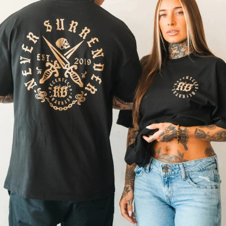 Vue portee T-Shirt Tête de Mort Femme « Never Surrender - Ne Jamais Se Rendre »