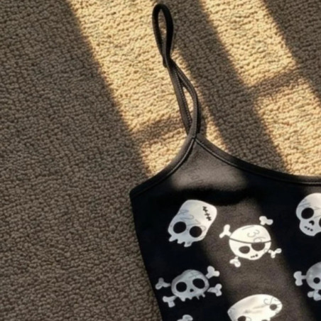 Vue detaille Débardeur Tête de Mort Femme « Farandole de Petits Crânes »