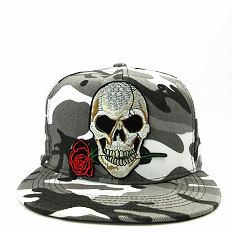 Casquette Tête de Mort Rose entre les dents Hip Hop