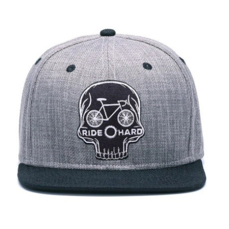 Vue face de la Casquette Tête de Mort Cycliste