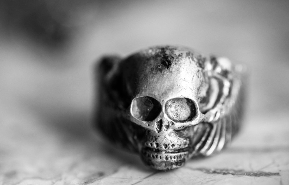 Comment choisir une bague tête de mort