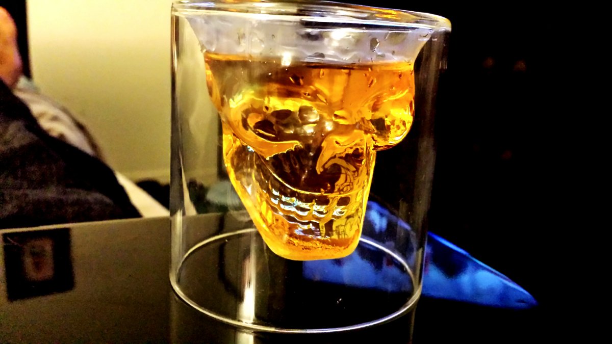 Comment entretenir un verre tête de mort en forme de crâne