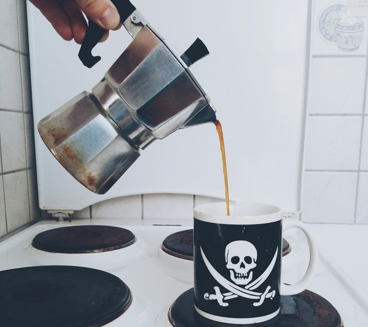 Comment utiliser un mug tête de mort dans votre quotidien