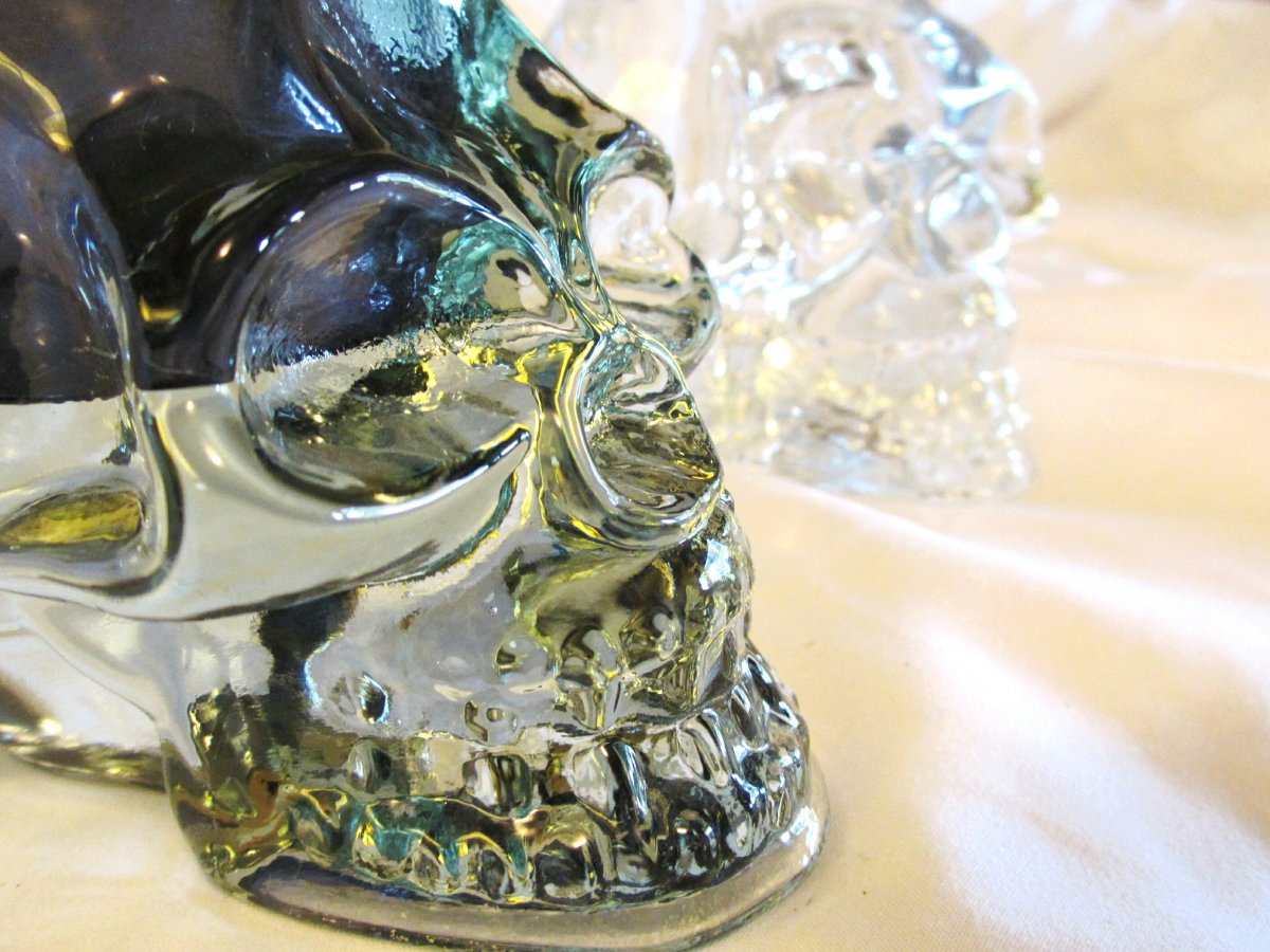 Entretien et utilisation d'une bouteille en verre tête de mort (bouteille verre ou silicone)
