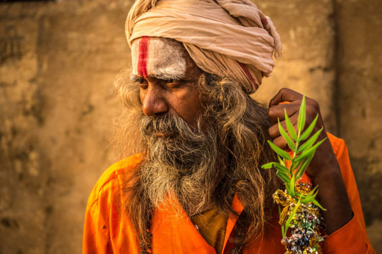 Les Aghoris, la secte cannibale indienne qui boit dans des crânes humains - 1