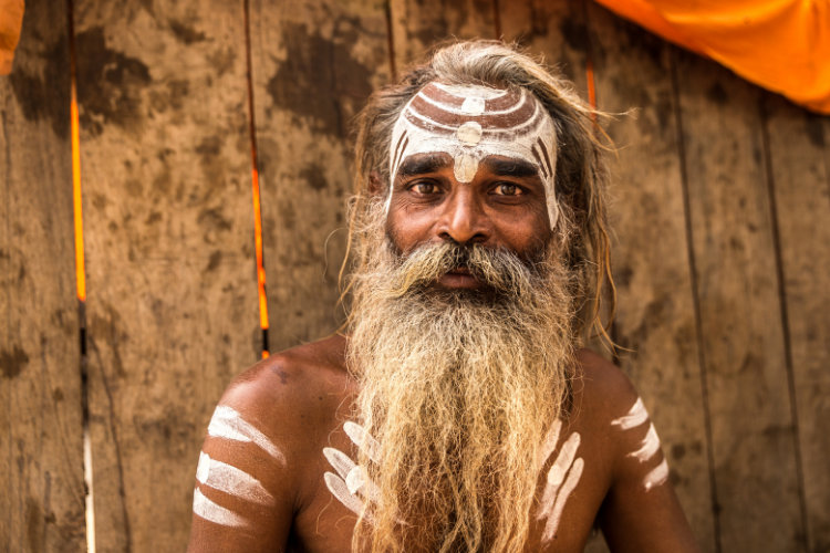 Les Aghoris, la secte cannibale indienne qui boit dans des crânes humains - 2